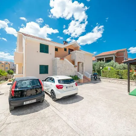 Апартаменты Janjac