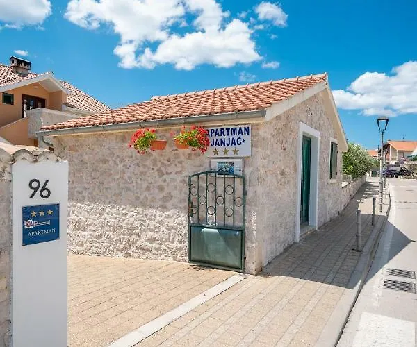 Janjac アパート *